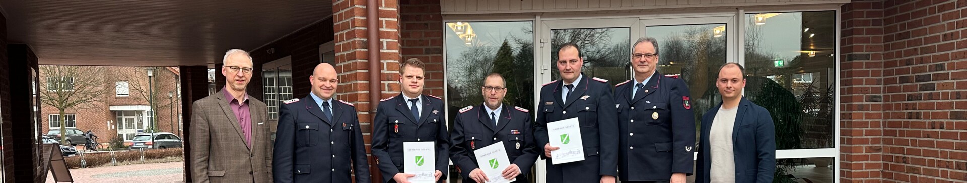 Gemeindejugendfeuerwehrwart Carsten Timmer und Vertreter Mathis Thiemann