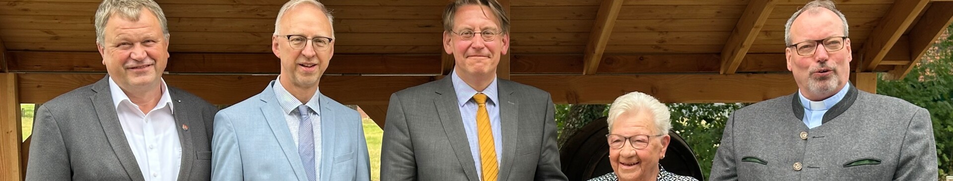 Verleihung Bundesverdienstkreuz Margaretha Krull Gruppenfoto 2