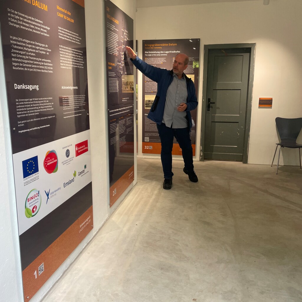 Führung im Erinnerungsort Lager XII Dalum - Martin Koers - Gemeinde Geeste