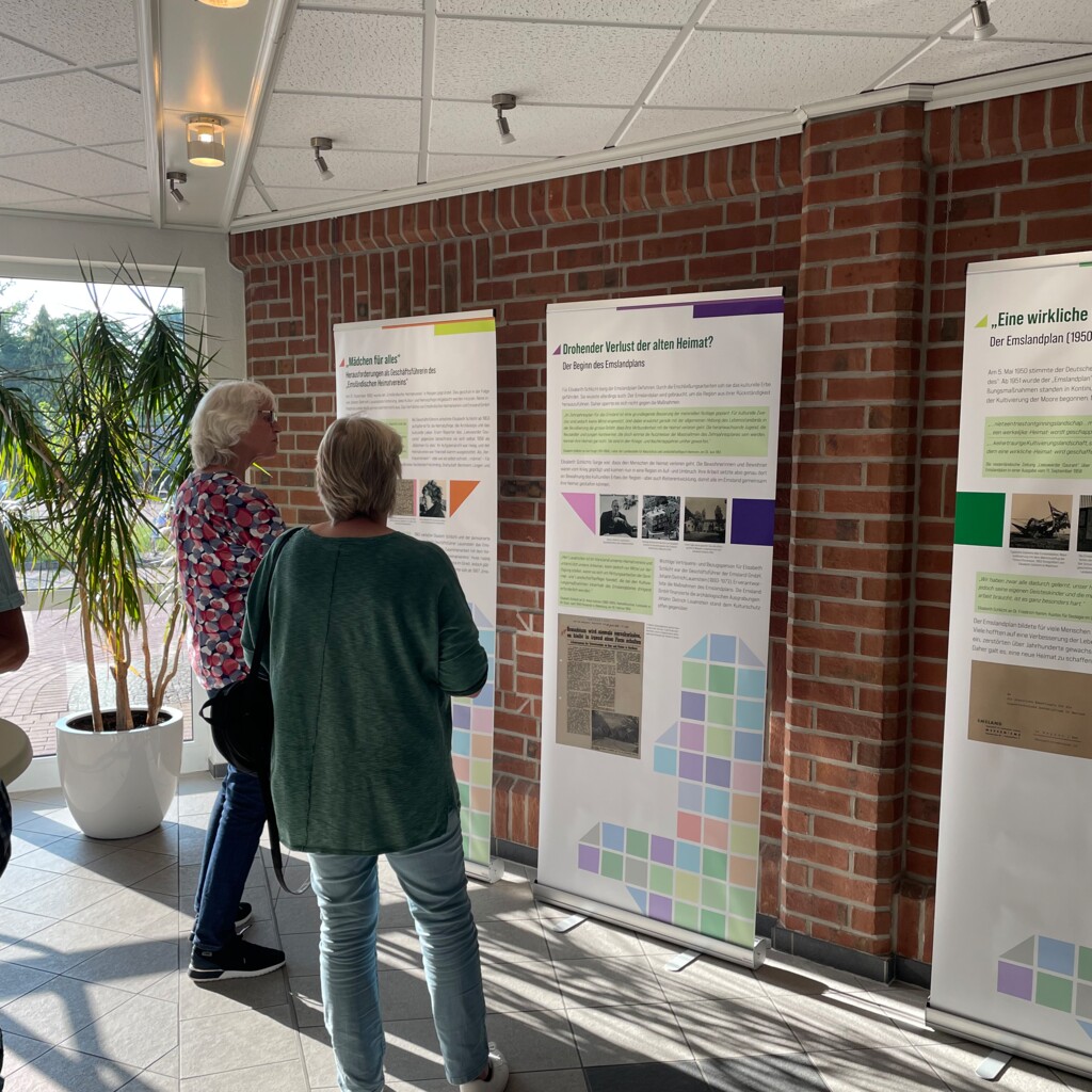 Ausstellung Dr Schilcht Wanderausstellung 75 Jahre Emslandplan Foyer Rathaus Gemeinde Geeste