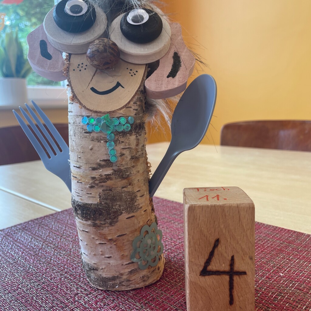 Tisch Mensa Ludgerischule - Gemeinde Geeste