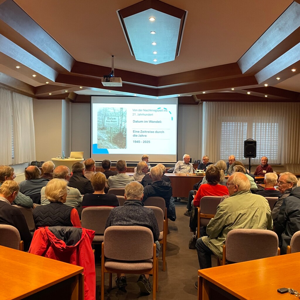 Vortrag Ortskernveränderungen Arbeitskreis Dalumer Geschichte 70 Besucher 10-2025
