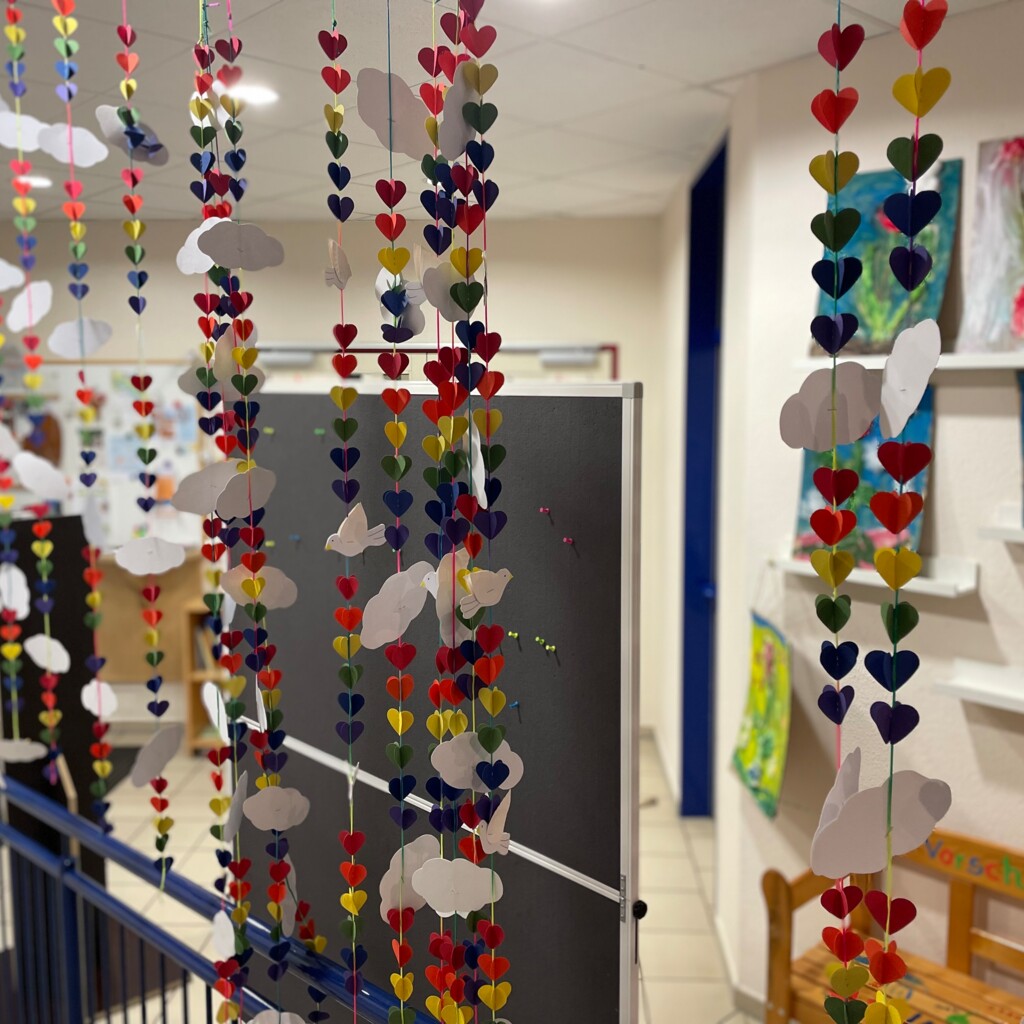 Pauluskindergarten Herzen Vögel Girlande qf- Gemeinde Geeste