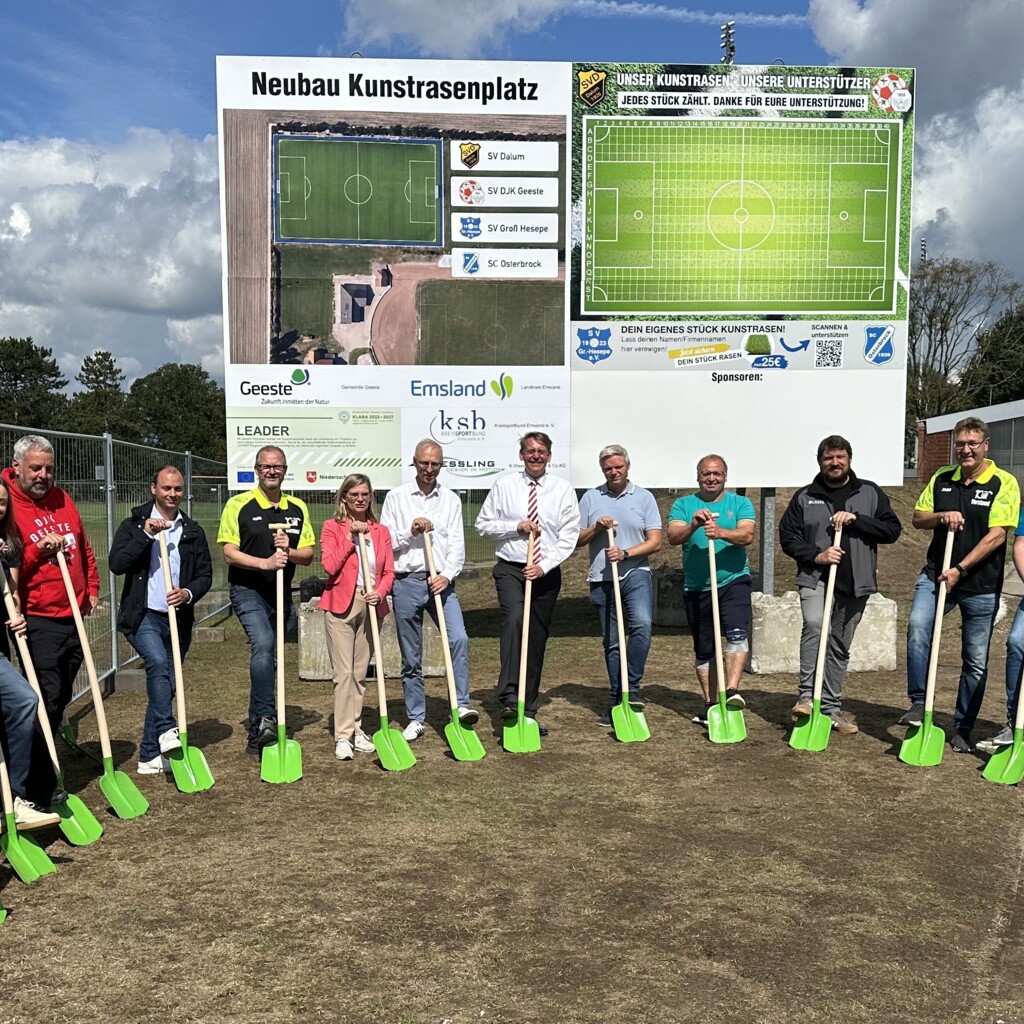 Erster Spatenstich Kunstrasenplatz in Dalum 08-2026
