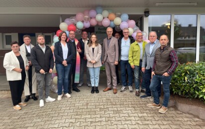 Einweihung des Josef KIndergarten in Geeste Gruppenbild nach der Einsegnung - Gemeinde Geeste