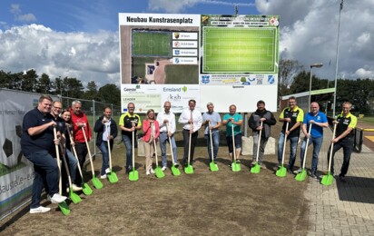 Erster Spatenstich Kunstrasenplatz in Dalum 08-2026