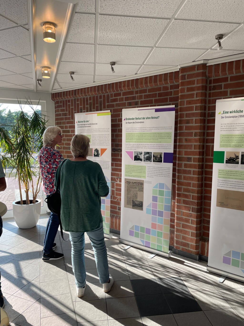 Ausstellung Dr Schilcht Wanderausstellung 75 Jahre Emslandplan Foyer Rathaus Gemeinde Geeste