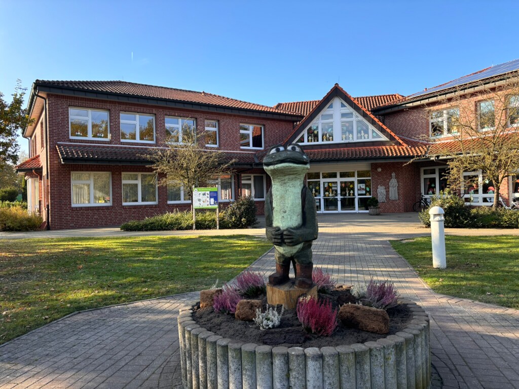 MOORex begrüßt täglich Schüler, Lehrer und Eltern in der Bonifatiusschule