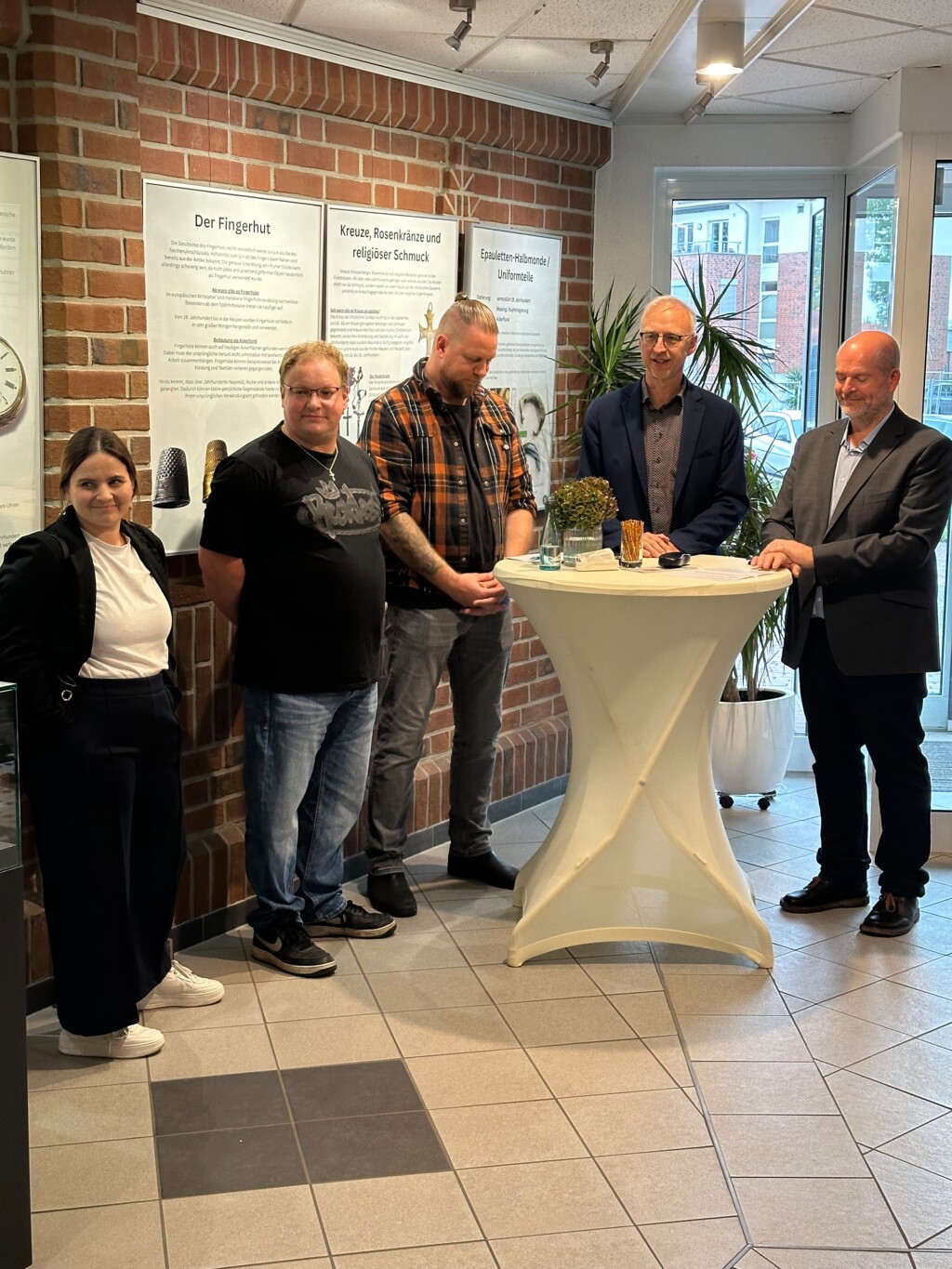 Ausstellung Archäologische Funde in Geeste - Lisa Schadow, Maximilian Karasch, Stefan Haupt, Helmut Höke, Martitn Koers - Gemeinde Geeste