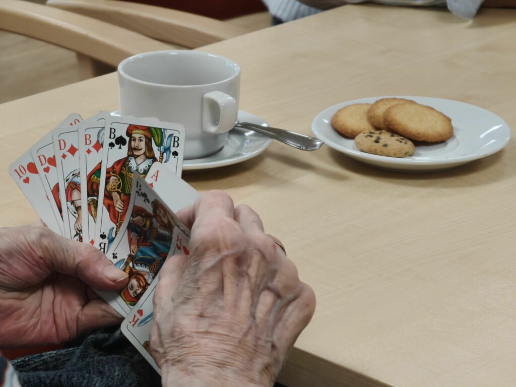 Kartenspiel mit Kaffee - Spielecafé Freiwilligenagentur Geeste 2025