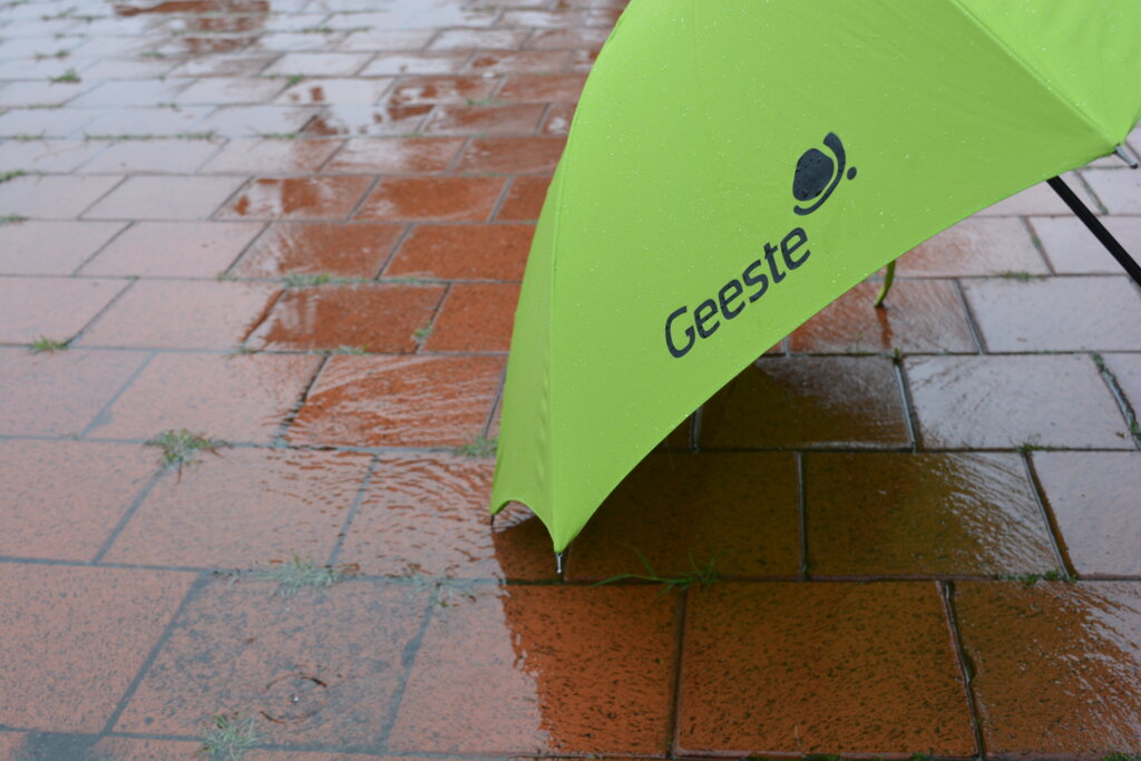 Regenbild mit Regenschirm Gemeinde Geeste 1