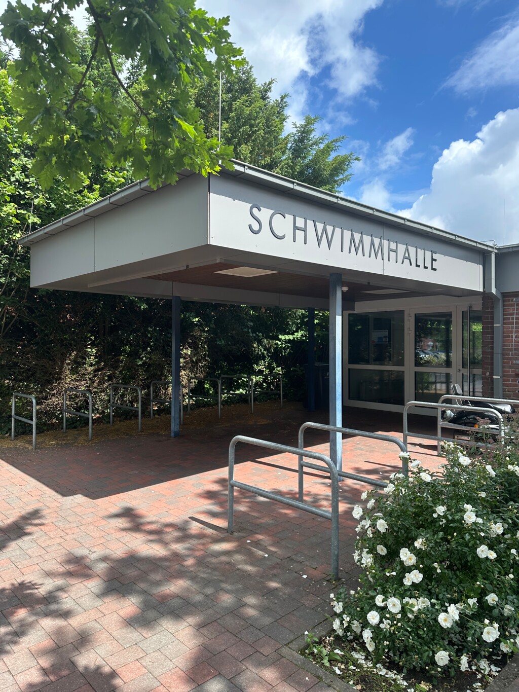 Schwimmhalle in Dalum Eingangsbereich - Gemeinde Geeste